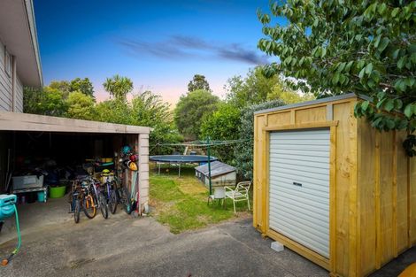 Photo of property in 6 Albemarle Place, Massey, Auckland, 0614