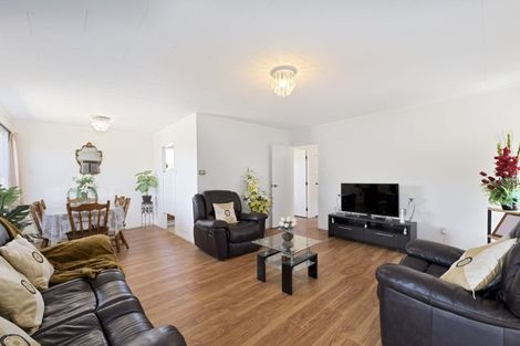 Photo of property in 19 Pankhurst Place, Sunnyvale, Auckland, 0612