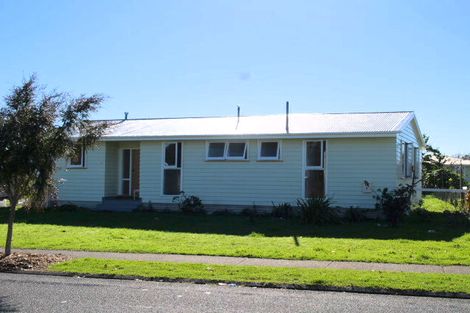 Photo of property in 15 Lavinia Crescent, Mangere East, Auckland, 2024