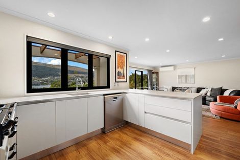 Photo of property in 62 Oregon Drive, Kelvin Heights, Queenstown, 9300