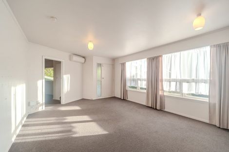 Photo of property in 106a Newlands Road, Newlands, Wellington, 6037