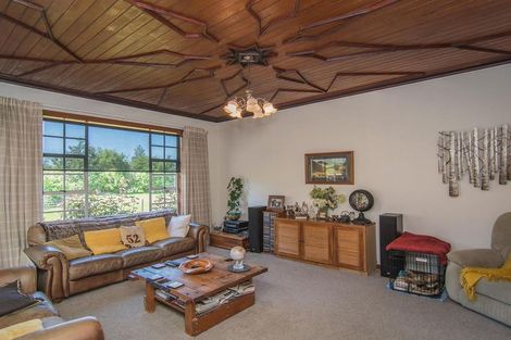 Photo of property in 72 Timaru Road, Waimate, 7924