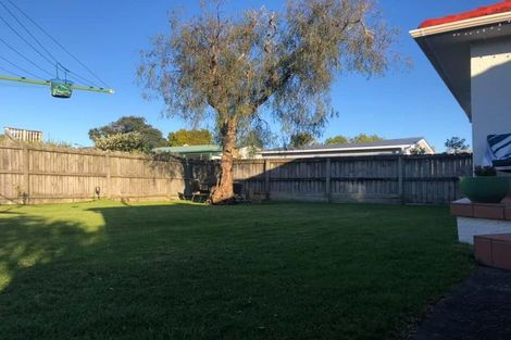 Photo of property in 15 Karamu Street, Te Atatu Peninsula, Auckland, 0610