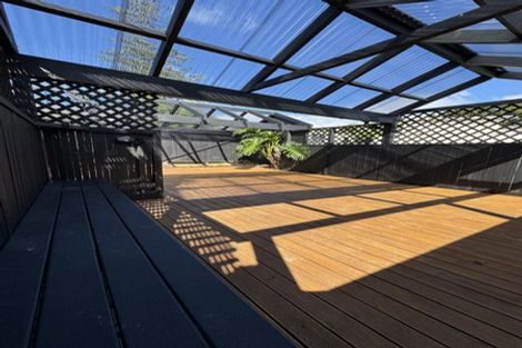 Photo of property in 3 Hartley Terrace, Massey, Auckland, 0614