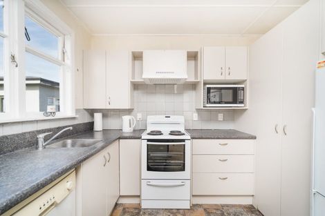 Photo of property in 14 Vernon Avenue, Takaro, Palmerston North, 4412