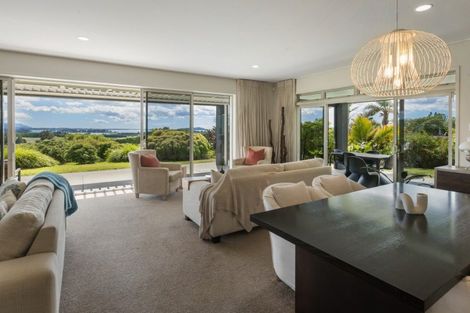 Photo of property in 63 Ongare Point Road, Tahawai, Katikati, 3170