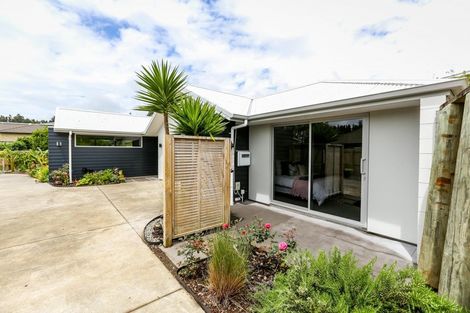 Photo of property in 17a Heta Road, Highlands Park, New Plymouth, 4312