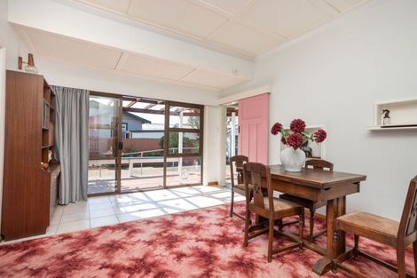 Photo of property in 16 Trafalgar Street, Dannevirke, 4930