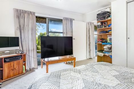 Photo of property in 34 Sievers Grove, Cannons Creek, Porirua, 5024