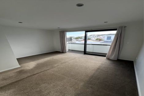 Photo of property in 3/464 Adelaide Road, Berhampore, Wellington, 6023