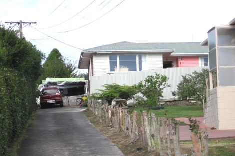 Photo of property in 1/21 Glen Marine Parade, Glendene, Auckland, 0602
