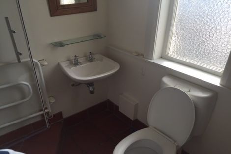 Photo of property in Chatsworth Flats, 5/23 Pirie Street, Mount Victoria, Wellington, 6011