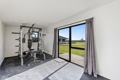 Photo of property in 39 Kairau Road East, Brixton, New Plymouth, 4373