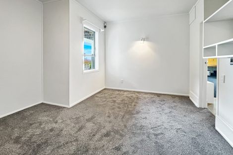 Photo of property in 2/87 Sunset Road, Totara Vale, Auckland, 0632