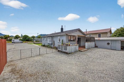 Photo of property in 12 Hampden Street, Murchison, 7007