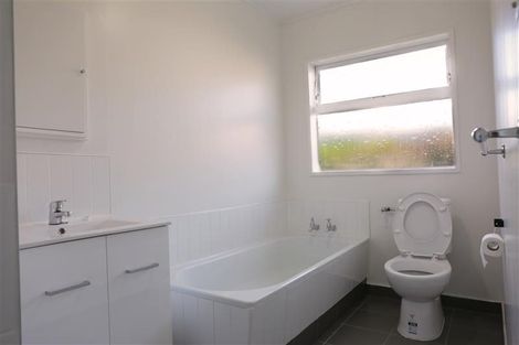 Photo of property in 17a Strathmore Avenue, Strathmore Park, Wellington, 6022