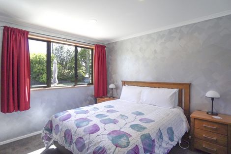 Photo of property in 15 Home Street, Manapouri, 9679