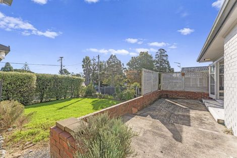 Photo of property in 25 Kingdale Road, Henderson, Auckland, 0610