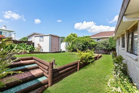 Photo of property in 2/35 Derrimore Heights, Clover Park, Auckland, 2019