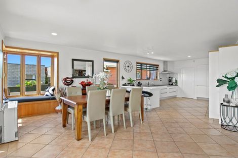 Photo of property in 46 Whiteley Street, Moturoa, New Plymouth, 4310