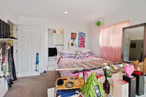 Photo of property in 26 Crispe Road, Clarks Beach, 2122