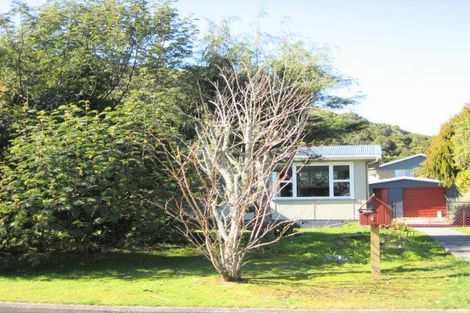 Photo of property in 5 Arum Road, Karoro, Greymouth, 7805