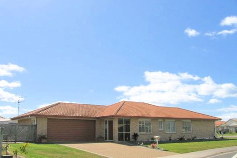 Photo of property in 2 Poinsettia Place, Mount Maunganui, 3116