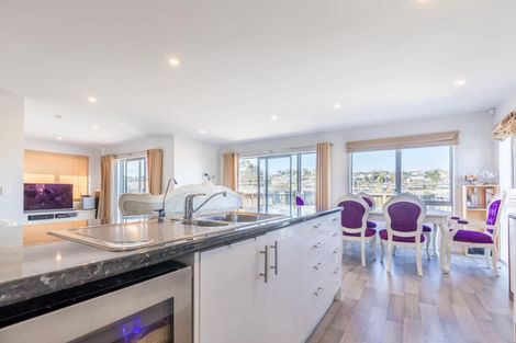 Photo of property in 36 Makora Road, Massey, Auckland, 0614