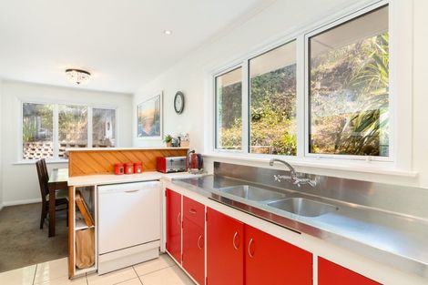 Photo of property in 20 Pinehaven Road, Pinehaven, Upper Hutt, 5019