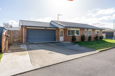 Photo of property in 48 Catalina Drive, Melville, Hamilton, 3206