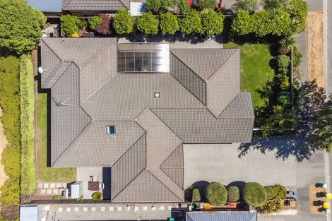 Photo of property in 8 Hoihere Place, Parklands, Christchurch, 8083