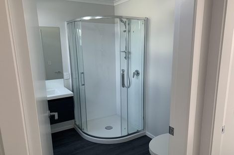 Photo of property in 91c Whites Line East, Waiwhetu, Lower Hutt, 5010