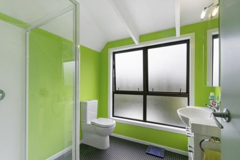 Photo of property in 211 Miromiro Road, Normandale, Lower Hutt, 5010