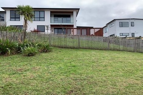Photo of property in 3 Tuangi Street, Long Bay, Auckland, 0630