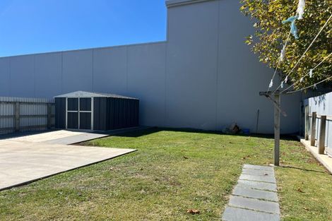 Photo of property in 27-29 Andrew Young Street, Palmerston North, 4410