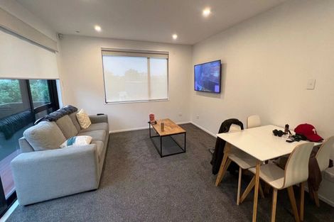 Photo of property in 34 Sylvan Avenue, Northcote, Auckland, 0627