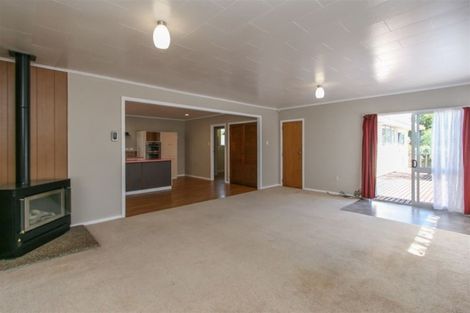 Photo of property in 14 Nikau Street, Inglewood, 4330