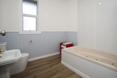 Photo of property in 25 Burrows Street, Bluff, 9814