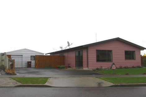 Photo of property in 28 Dahlstrom Grove, Kelvin Grove, Palmerston North, 4414