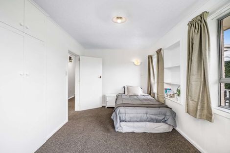 Photo of property in 402 Yaldhurst Road, Russley, Christchurch, 8042