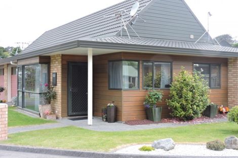 Photo of property in Redwood Village, 28/42 Main Road, Tawa, Wellington, 5028