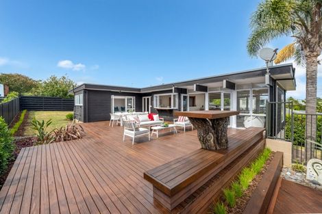 Photo of property in 22 Andrea Place, Sunnyhills, Auckland, 2010