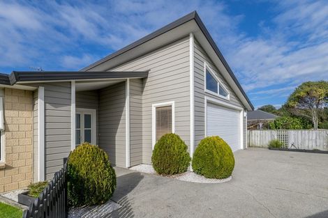 Photo of property in 15 Datum Way, Paraparaumu, 5032