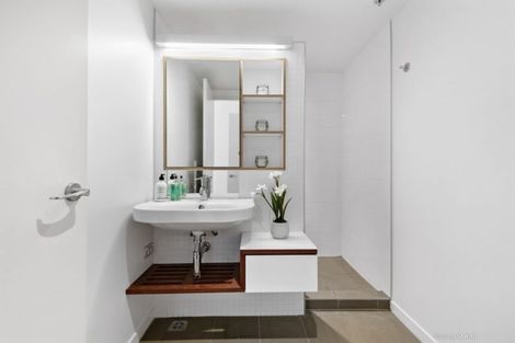 Photo of property in Piermont Apartments, 7b/82 Cable Street, Te Aro, Wellington, 6011