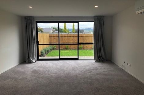 Photo of property in 1/20 Ballinger Place, Carterton, 5713