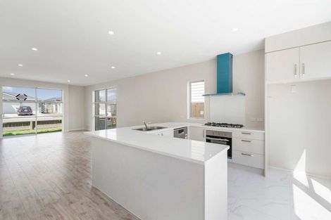 Photo of property in 20a Hollowout Street, Takanini, 2112