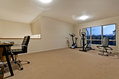 Photo of property in 8 Malin Place, Pinehill, Auckland, 0632