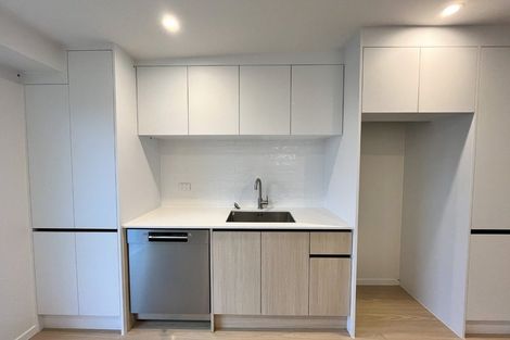Photo of property in 16/9 Aeroview Drive, Beach Haven, Auckland, 0626