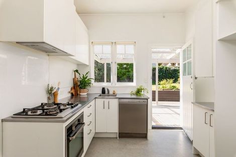 Photo of property in 2/6 Geddes Terrace, Avondale, Auckland, 1026