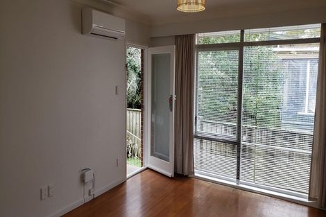 Photo of property in 4/3 Evelyn Place, Hillcrest, Auckland, 0627